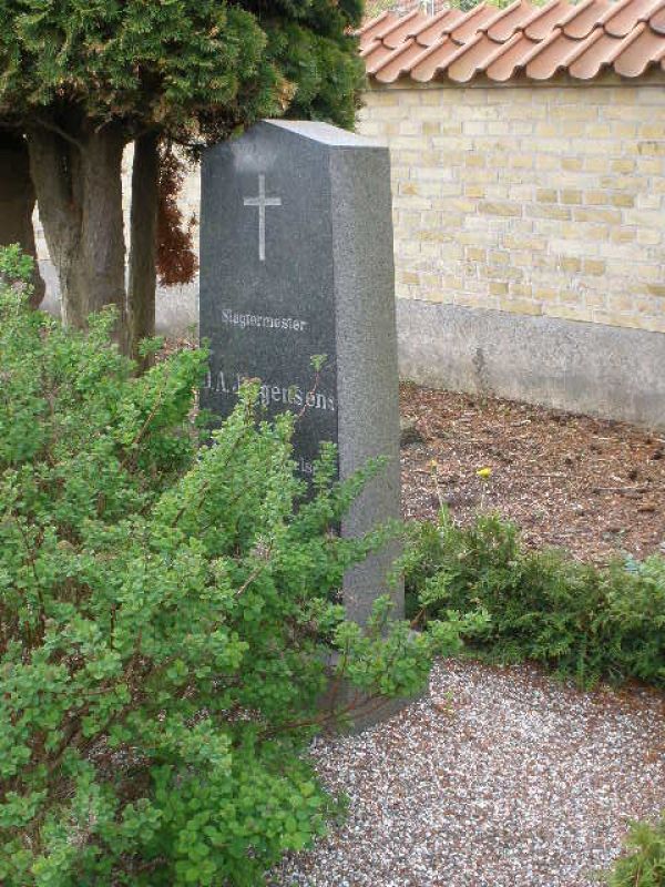 J. A. Joergensen's familiegravsted.JPG